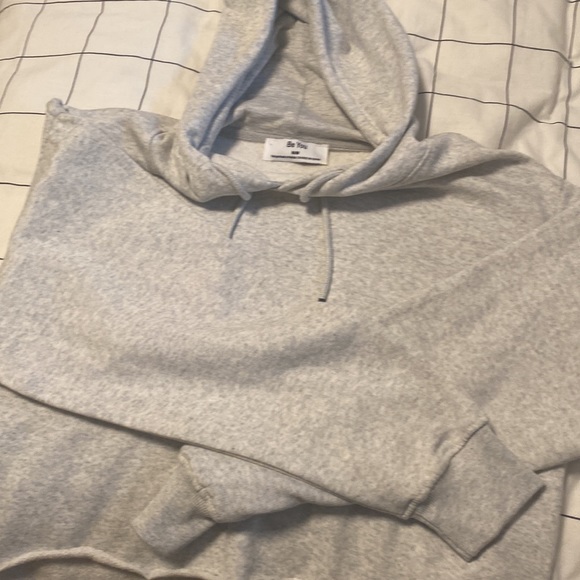 grey cropped hoddie - Picture 3 of 3